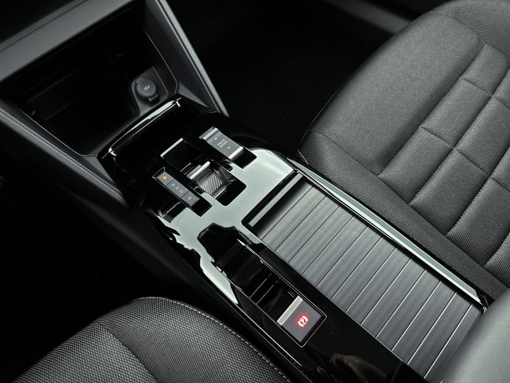 Citroen C4 hybrid 145pk automaat business private lease € 489,- pm - 48mnd 