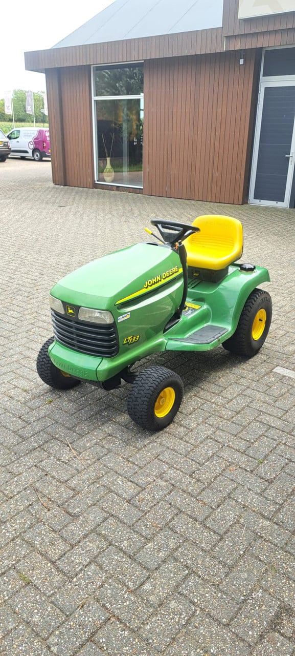 John Deere zitmaaier (zonder maaidek)