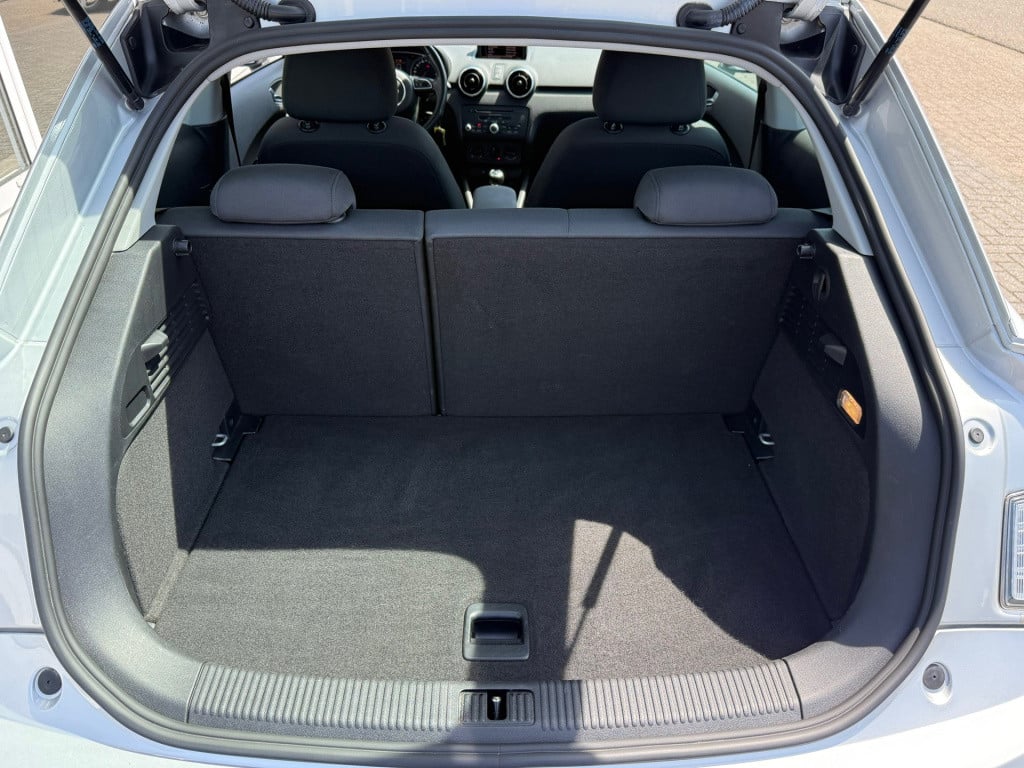 Audi A1 1.2 tfsi attraction pro line business