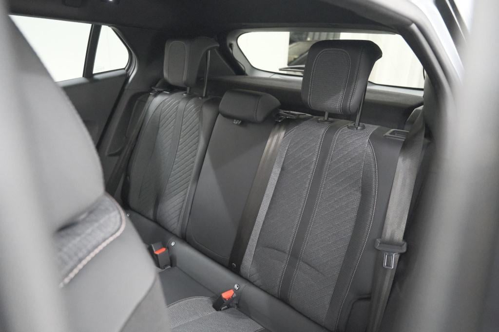 Peugeot E-2008 ev allure avantage 54 kwh | 97,3% soh | 11 kw lader | apple 