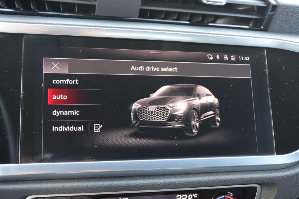 Audi Q3 sportback 45 tfsi e s edition 245pk s-tronic