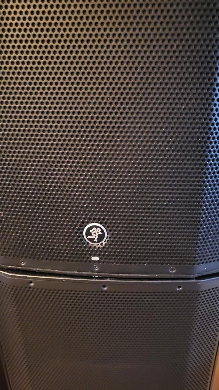 Mackie trump 15 a actieve speakers prijs is voor de set