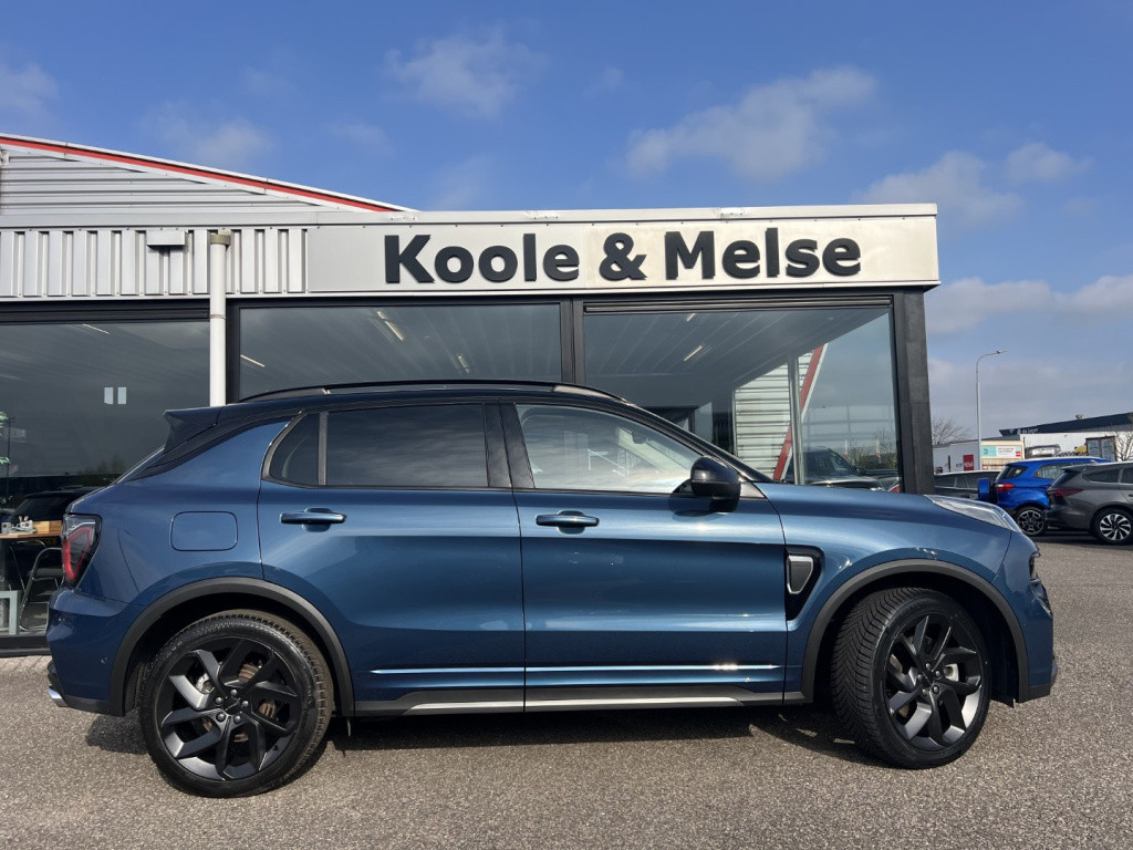 Lynk & Co 01 1.5 261pk plug in hybrid , zwarte velgen , panodak , 360 camer