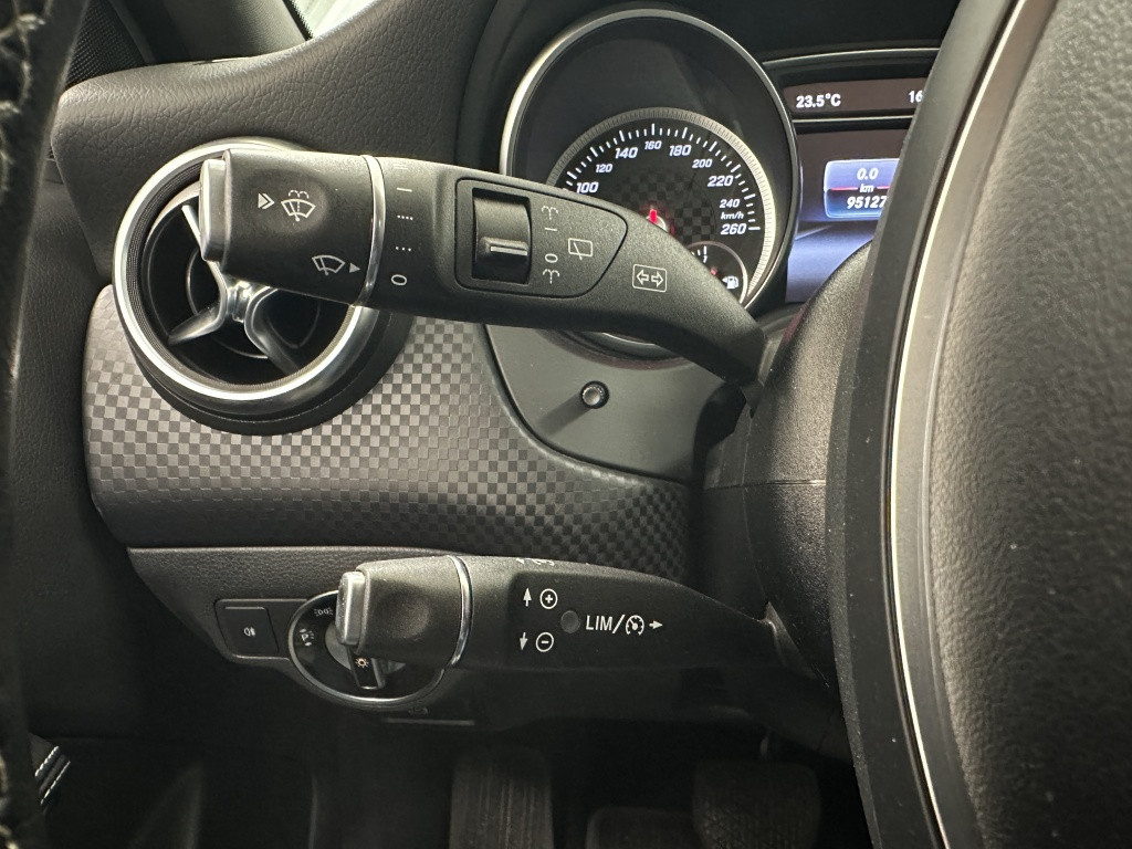 Mercedes-Benz A-Klasse 200 ambition | 163pk | stoelverwarming | climate con