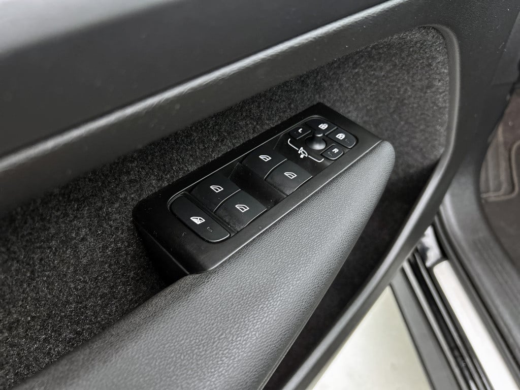 Volvo XC40 1.5 t4 recharge inscription key less | stoelverwarming |