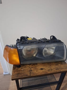 BMW E36 SEDAN KOPLAMP RECHTS