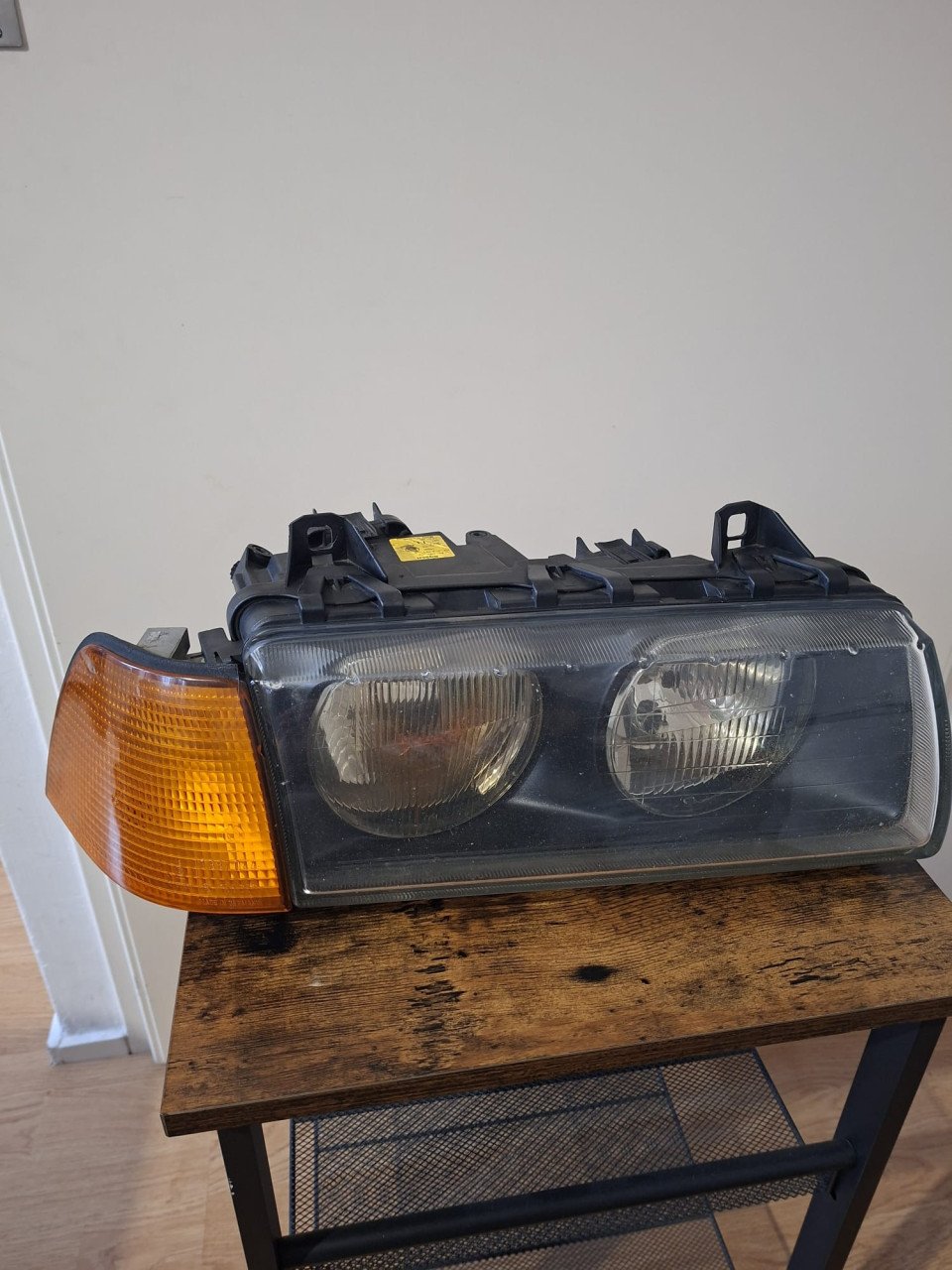 BMW E36 SEDAN KOPLAMP RECHTS