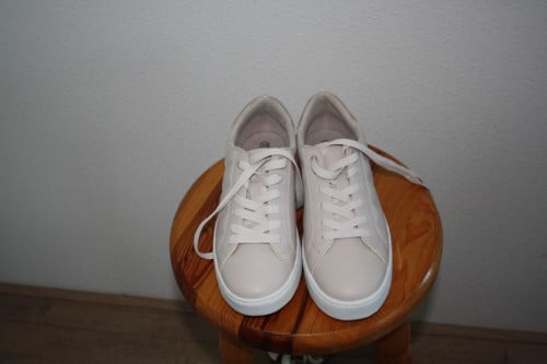 Te koop  NIEUWE sneackers