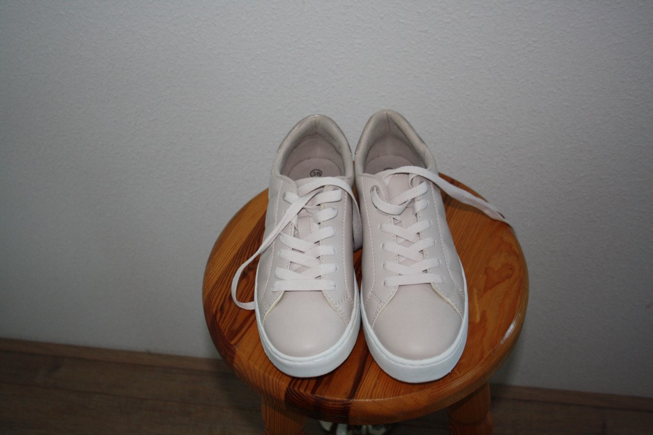 Te koop  NIEUWE sneackers