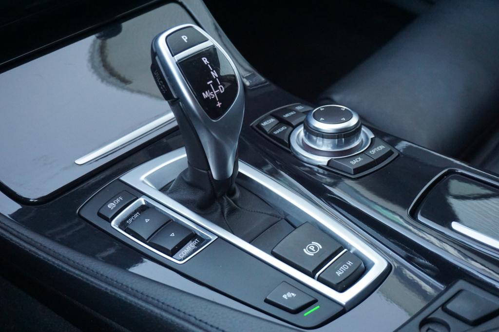 BMW 5 Serie touring 520i high executive automaat - climate / navi / cruise 