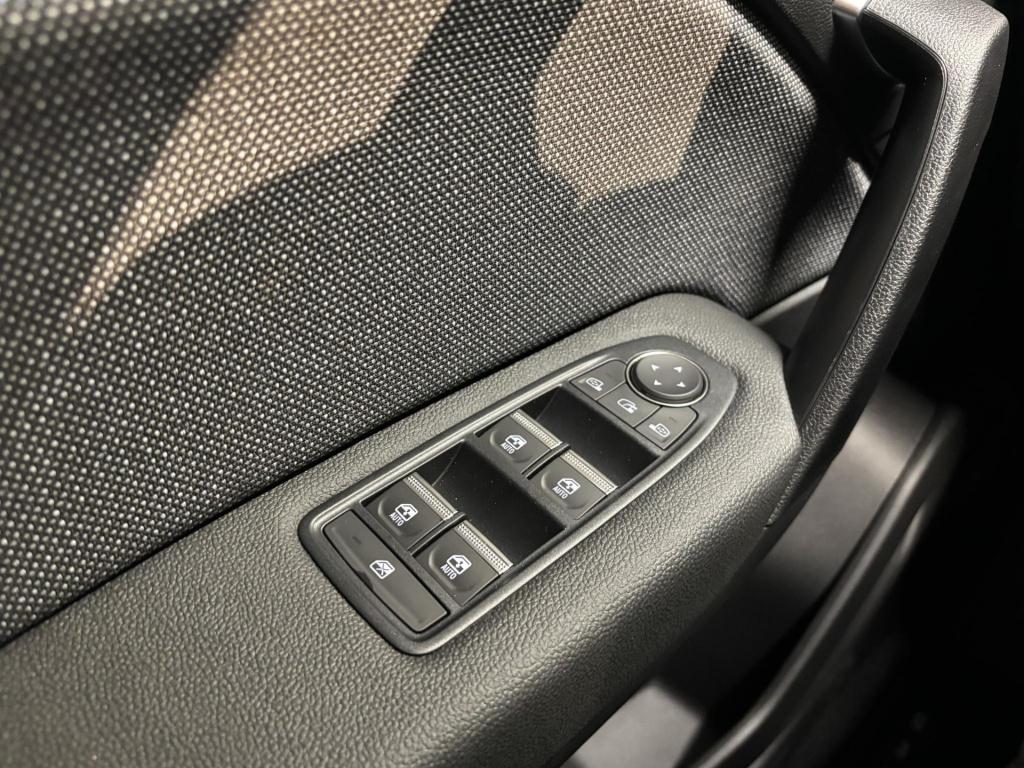 Mitsubishi Grandis 1.8 hev first edition