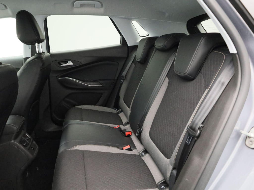 Opel Grandland X 1.2 turbo business edition | lmv | navigatie | trekhaak | 