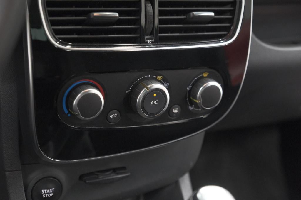 Renault Clio tce 90 limited | trekhaak | parkeersensoren | navigatie