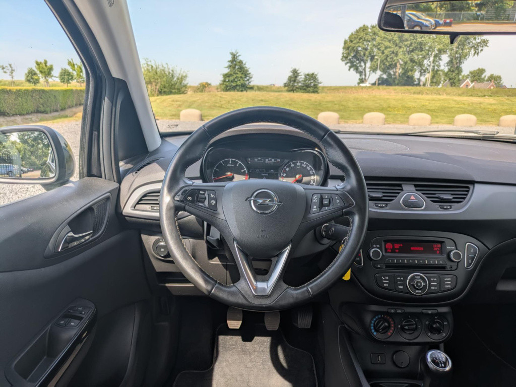 Opel Corsa 1.4 favourite | airco | cruise control | bluetooth