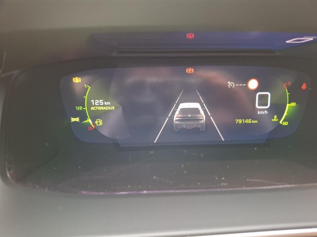 Peugeot 208 1.2 100 allure pano/clima/nav/cam