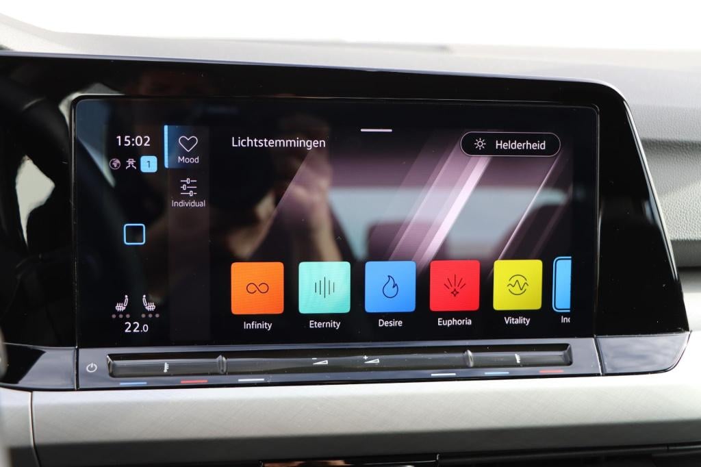 Volkswagen Golf 1.5 tsi life 130pk