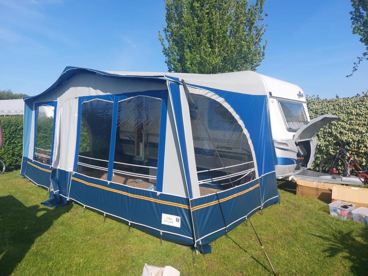 Nette Fendt caravan