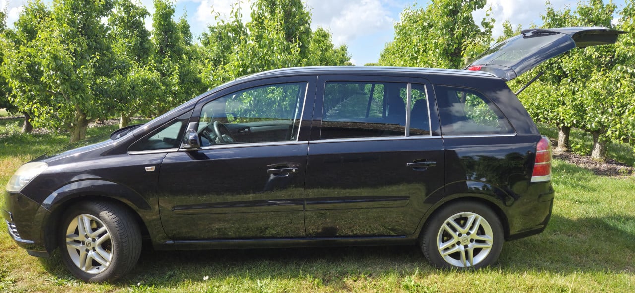 Opel Zafira 2007 2.2 Direct