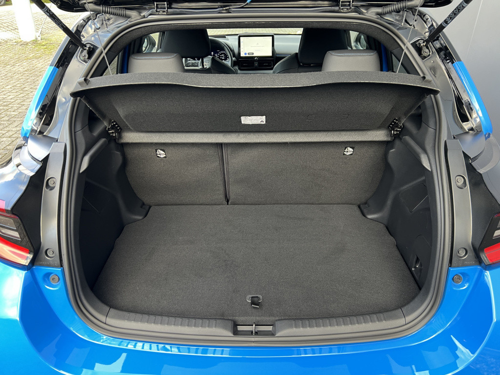 Toyota Yaris 1.5 hybrid 130 launch edition jbl audio | headup display | sto