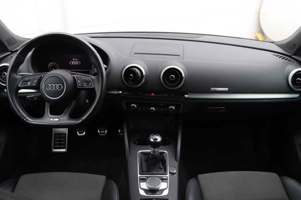 Audi A3 sportback 1.0 tfsi sport s line edition 115pk
