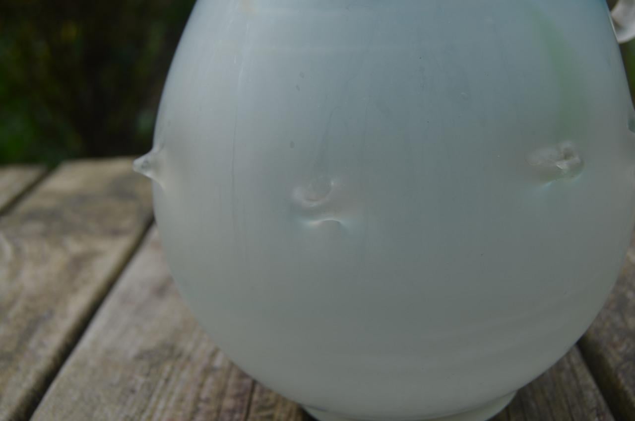 Fraaie glazen Perzische schenkkan / vaas