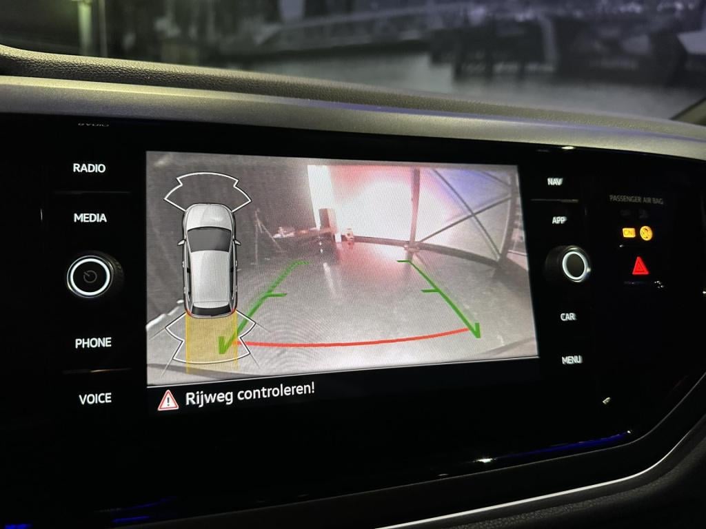 Volkswagen Polo 1.0 tsi r-line *beats*pano*camera*navi*appconnect*