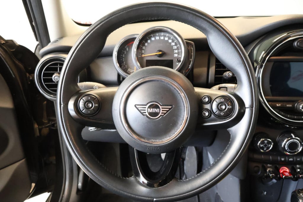Mini One mini 1.5 business edition nl auto, cruise controle, appconnect, al