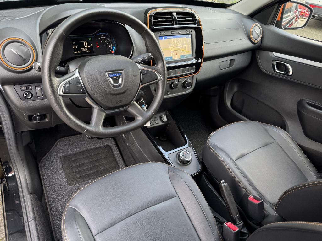 Dacia Spring comfort plus 27 kwh soh 95%, nl-auto meest luxe uitvoering!
