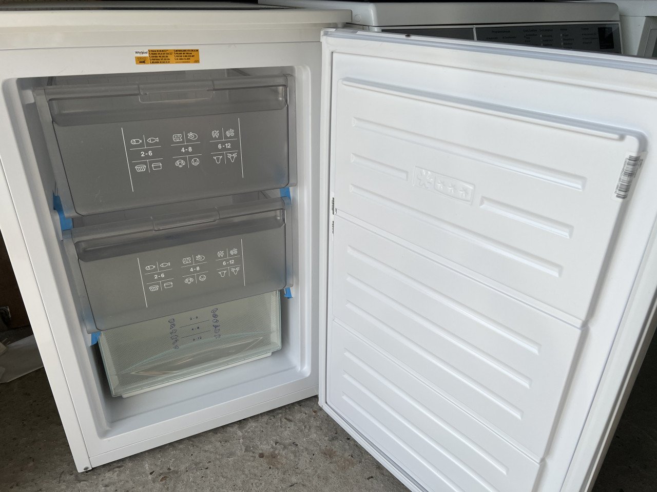 Nieuwe WHIRLPOOL W55ZM112W2N Vriezer / vrieskast 85x55 cm. 103 liter