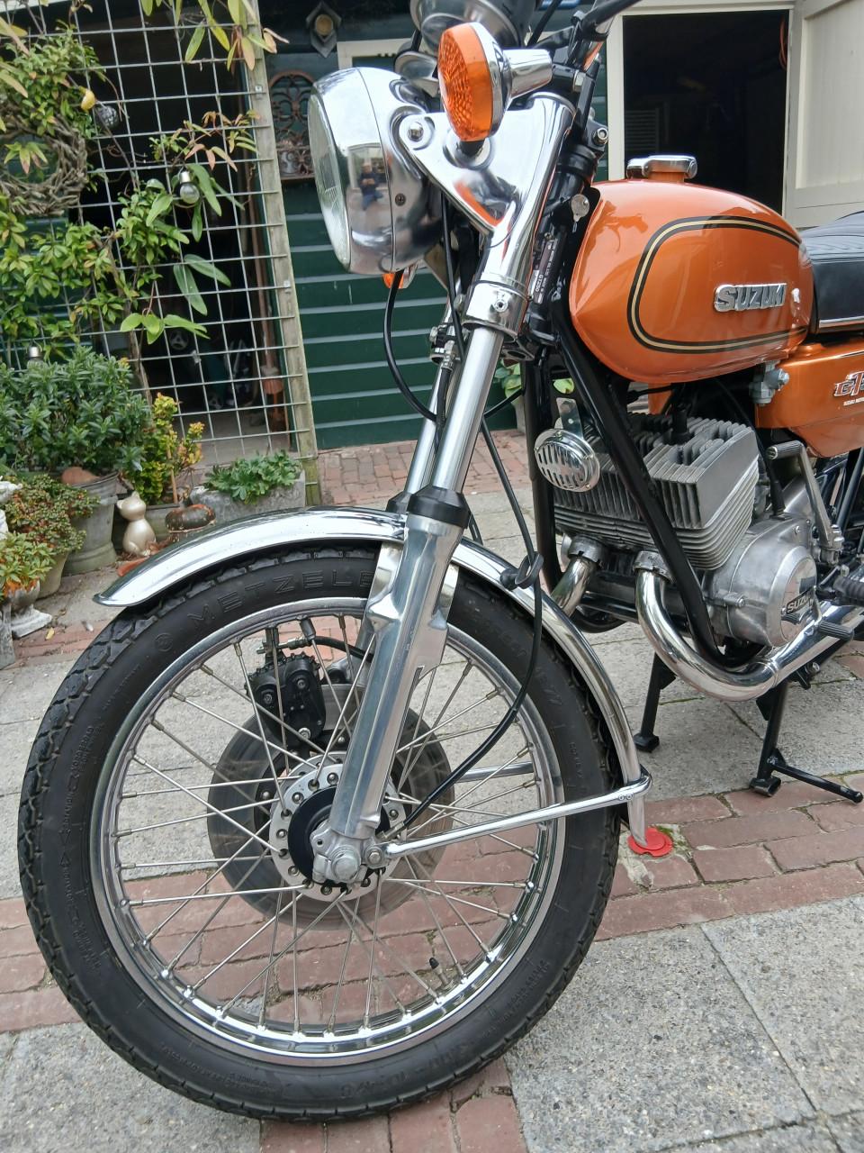 Suzuki gt 250