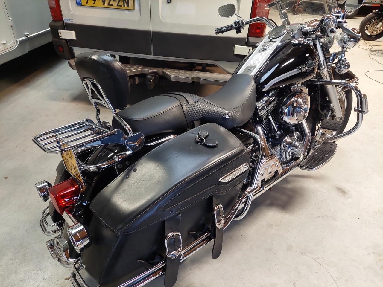 HARLEY-DAVIDSON -1450  ROUD-KING CLASSIC, CONCOUR STAAT;; KOOPJE;;