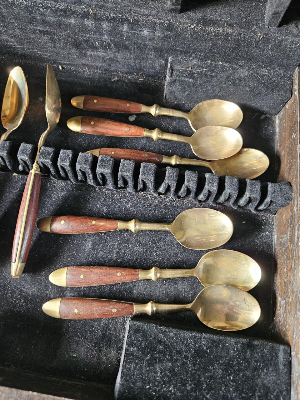 Antiek bestekset thailand brons & hout in Koffer - 60+ Delen