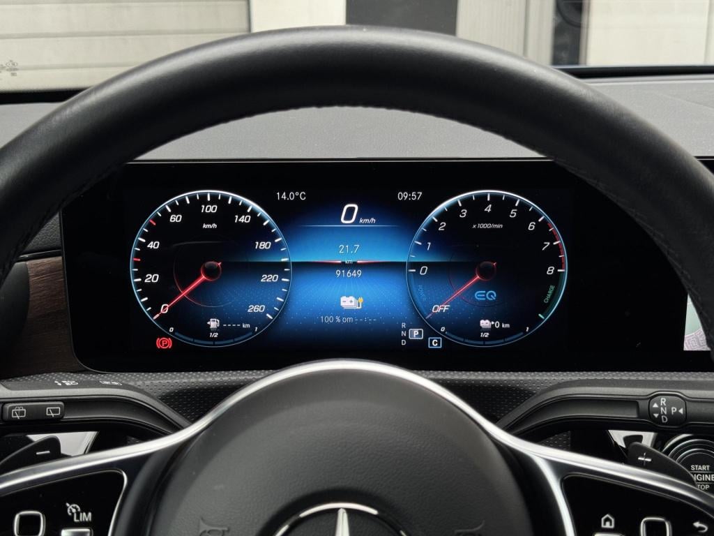 Mercedes-Benz Cla shooting brake 250 e luxury line soh 97% rijassistentiepa