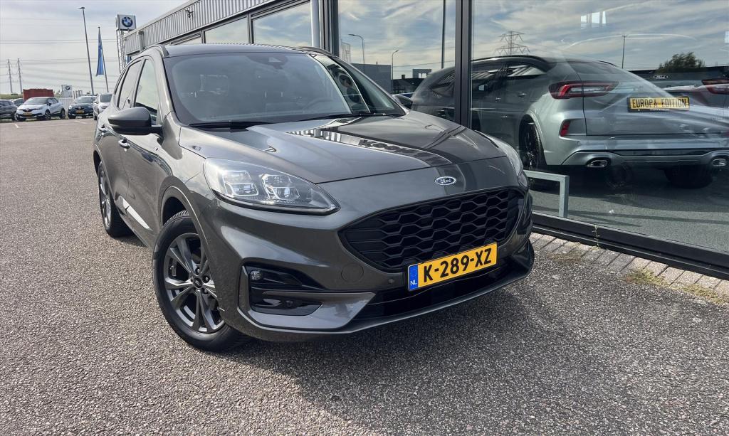 Ford Kuga 2.5 phev e-cvt 225pk st-line x , trekhaak , winterpack ( voorruit