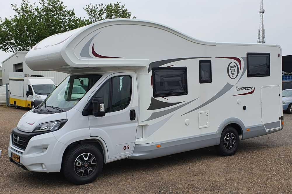 Elnagh Baron 65 - Luxe alkoof met lengtebedden - Zonnepaneel - 2023