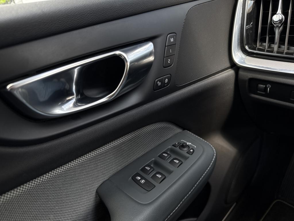 Volvo V60 2.0 t4 r-design polestar engineered | nl-auto | hud | pano | lede