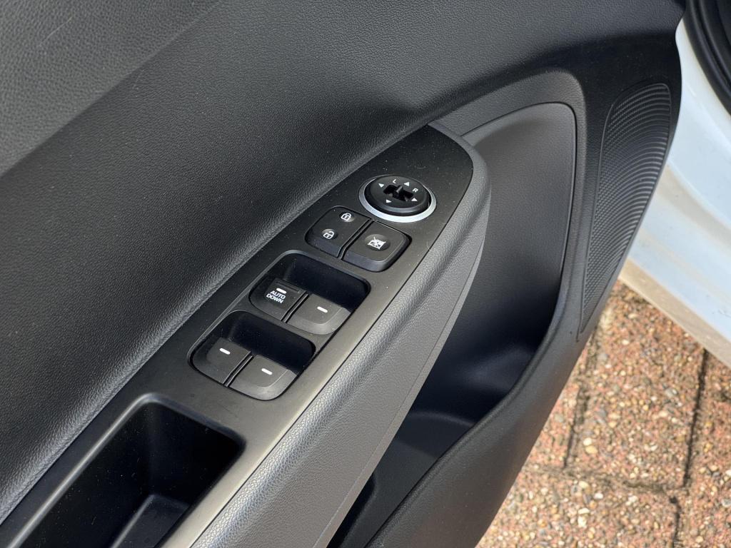 Hyundai I 10 1.0i i-motion go! 2016