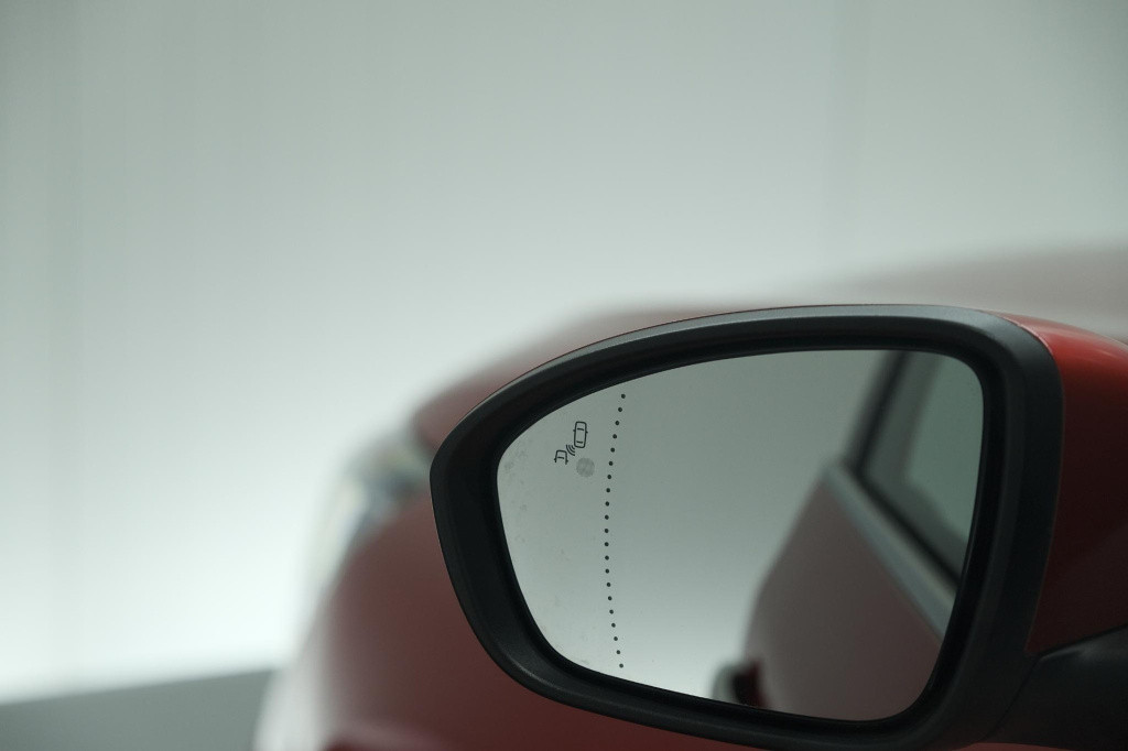 Renault Megane 1.6 plug-in hybrid 160 r.s. line | camera | head-up display 