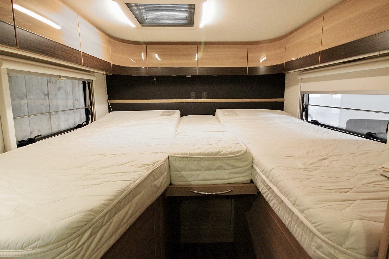 LMC Breezer (Lengtebedden, Compact ) Klaar voor kampeerseizoen 2026!!!!!!