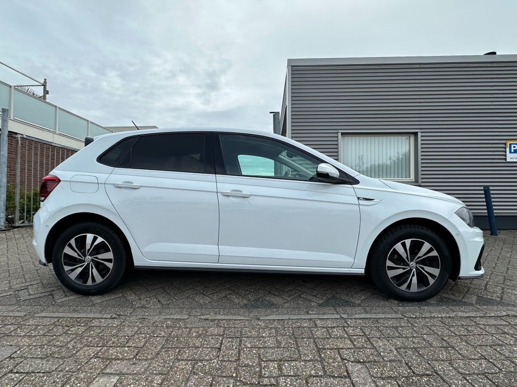 Volkswagen Polo 1.0 tsi comfortline business r-line camera virtual cockpit 