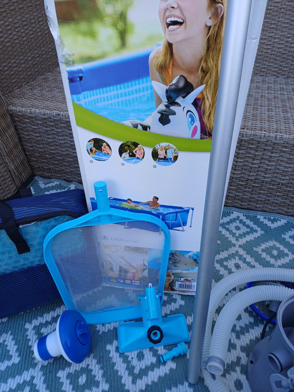 Zwembad met toebehoren