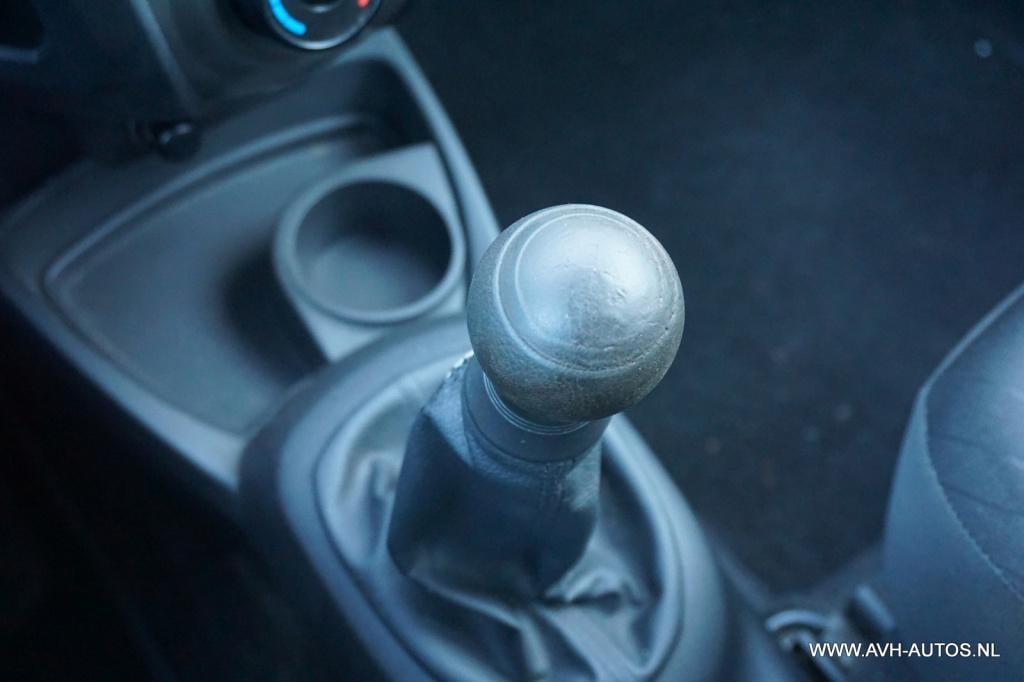 Toyota Yaris 1.0 vvti acces