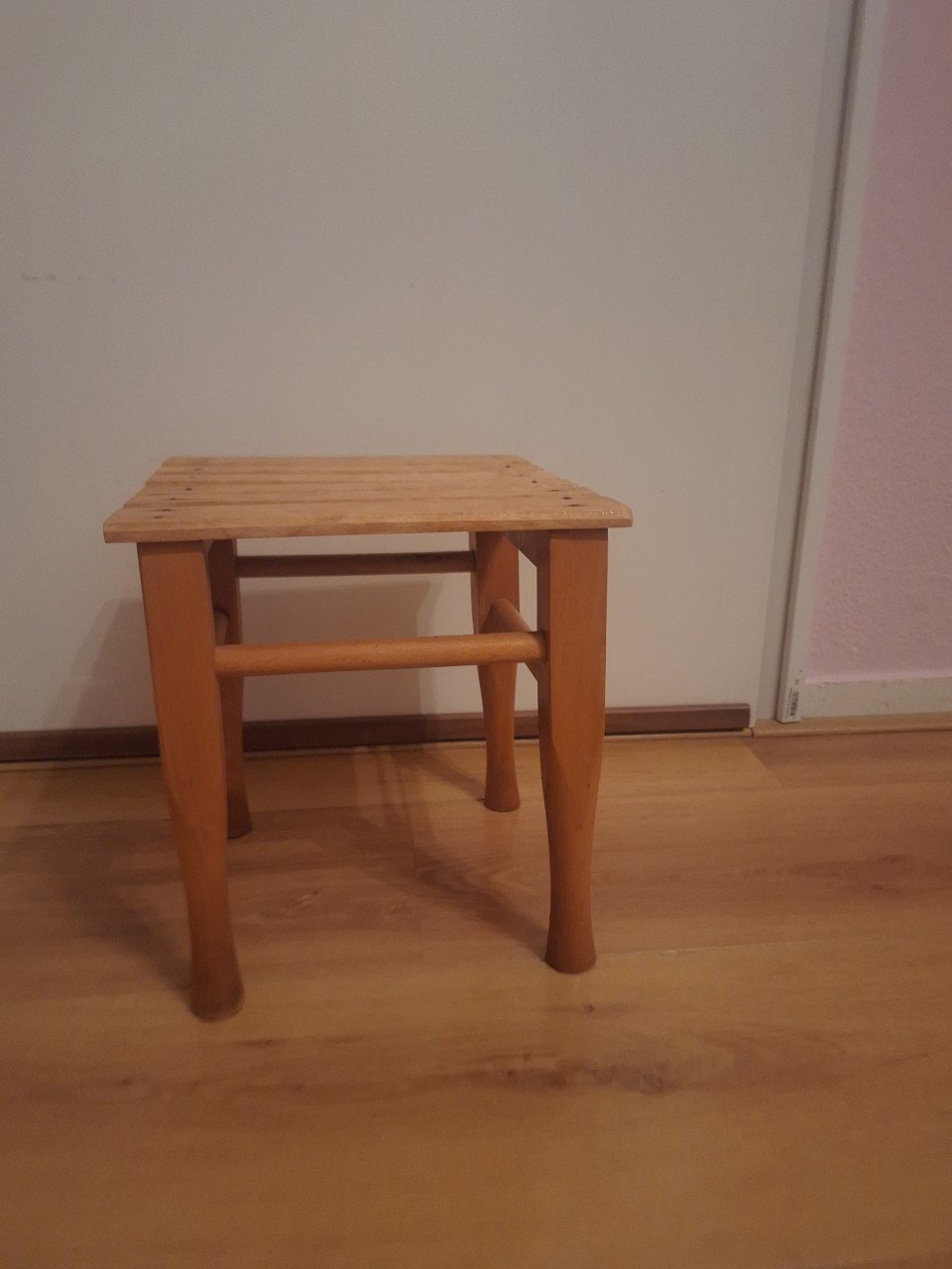 Houten krukje