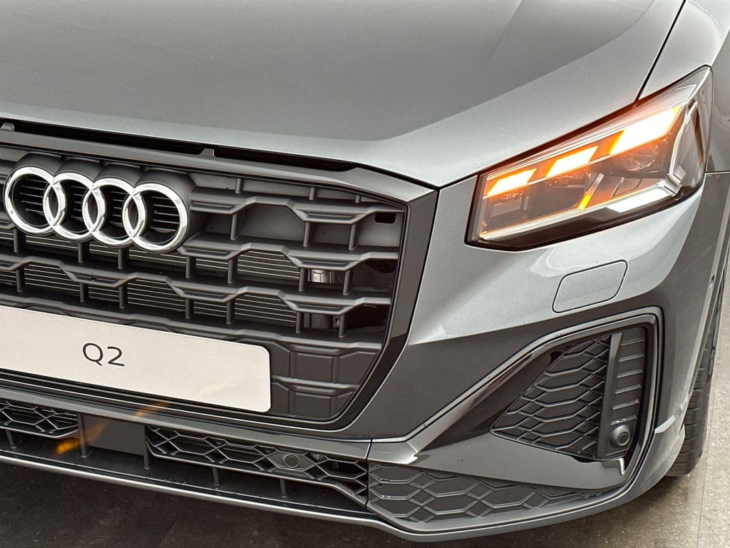 Audi Q2 s edition 35 tfsi 110 kw / 150 pk hatchback 7 vers