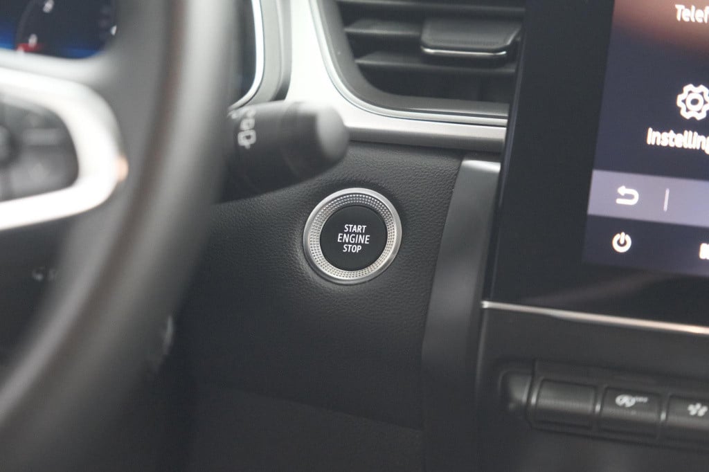 Renault Captur tce 90 techno | 360 camera | 9.3 inch grootscherm | apple ca