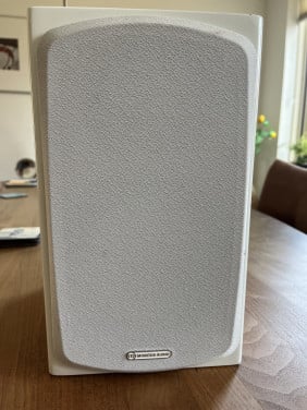 Twee Silver RX-1 luidsprekers