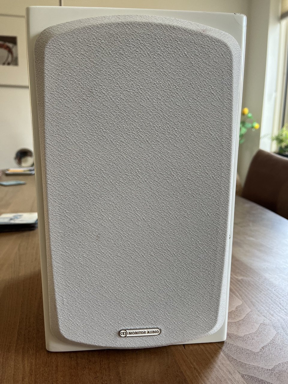 Twee Silver RX-1 luidsprekers