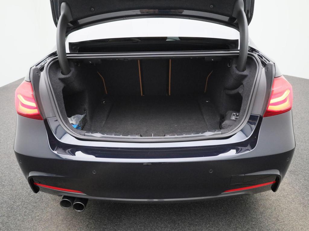 BMW 3-serie 320i m sport edition | automaat | sportonderstel | lmv | schuif