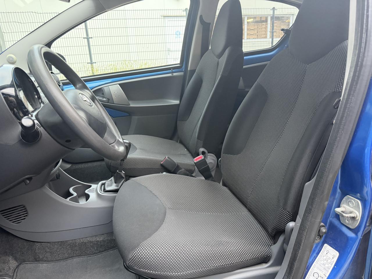 Toyota Aygo 1.0 12V Vvt-i 5DRS 2011 Blauw  Airco Apk Nap Navi