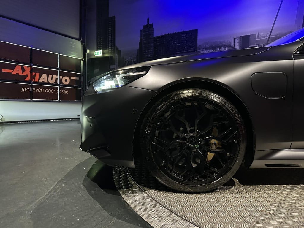 BMW M5 5-serie touring *keramisch*pano*bowers&wilkins*nl*